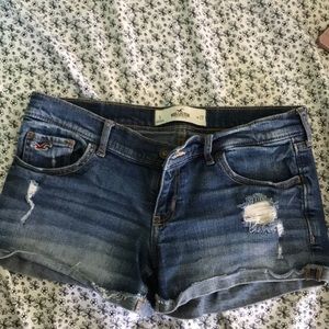 Hollister Denim Shorts 😍